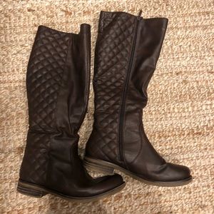 Quilted brown faux leather riding boots